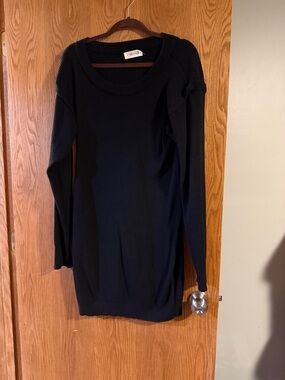 Black Ribbed Scoop-Neck Long Sleeve Dress by CBRAND